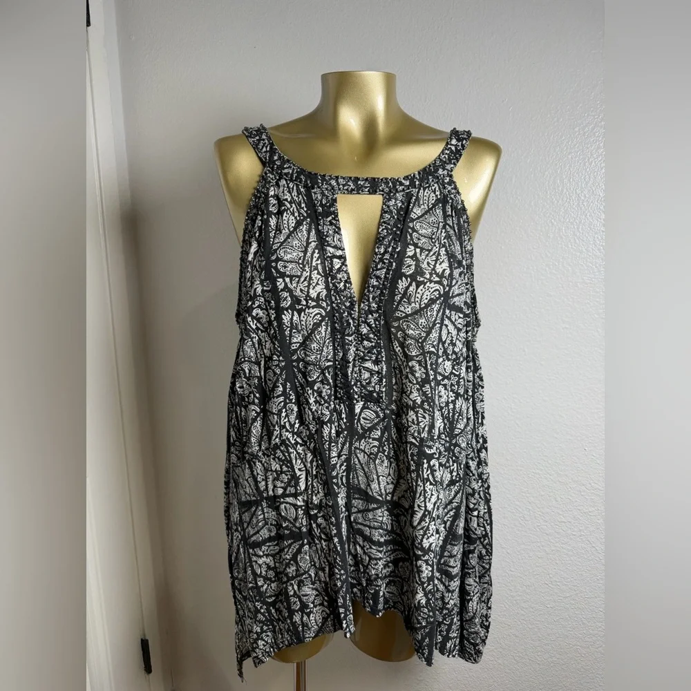 Free People Good Morning Cold Shoulder Abstract Print Top Blouse Size M - Picture 2 of 8